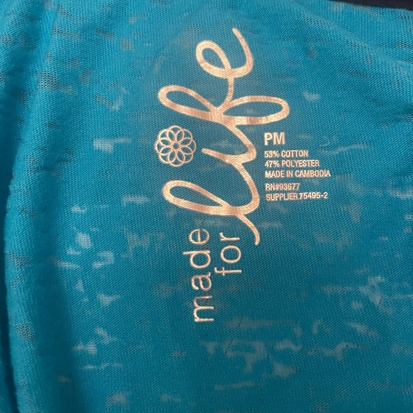 Made For Life Blue Floral Burnout Top Size PM - Picture 6 of 6